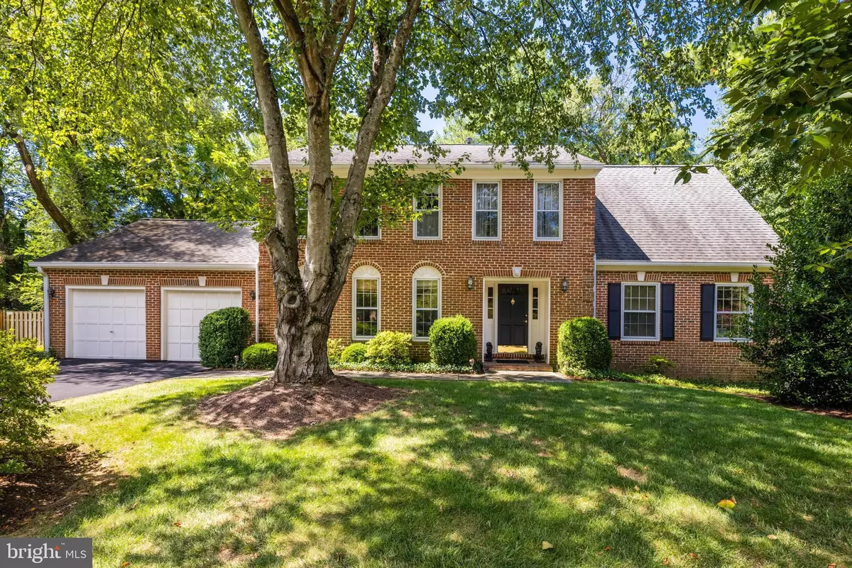 Mclean, VA 22102,1208 STABLE GATE CT