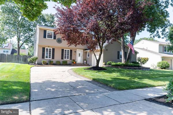 129 KNOTTY OAK DR, Mount Laurel, NJ 08054