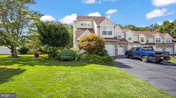 Howell, NJ 07731,5 IRIS CT