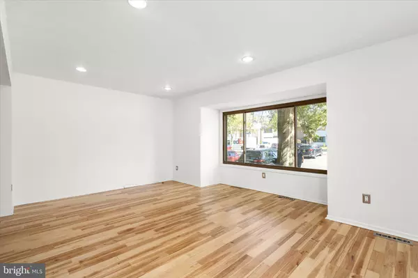 East Windsor, NJ 08520,614 GREENWICH CT