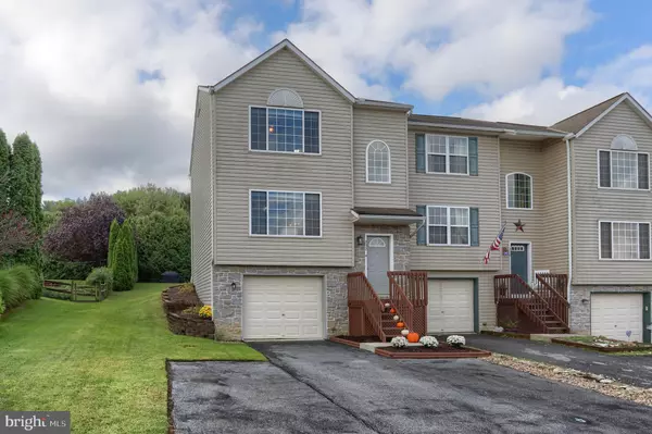 332 PAMELA LN, Lebanon, PA 17042