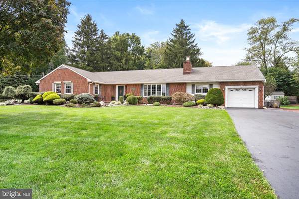 94 HILLSIDE DR, Robbinsville, NJ 08691