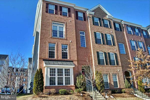 2296 MARGRAF CIR, Woodbridge, VA 22191