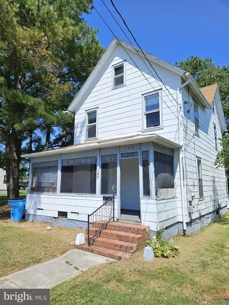 108 W CHESAPEAKE AVE, Crisfield, MD 21817