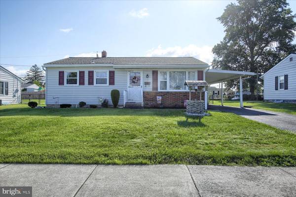 8 NISSLEY DR, Middletown, PA 17057