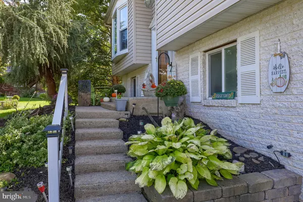 Reading, PA 19607,717 LOBLOLLY LN