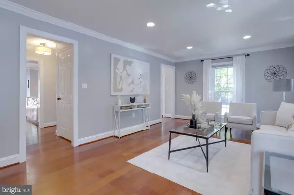 Alexandria, VA 22315,7479 COLLINS MEADE WAY