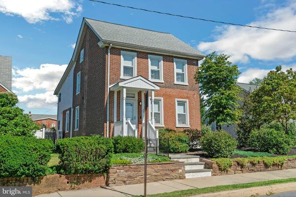 39 W MOUNT VERNON ST, Lansdale, PA 19446