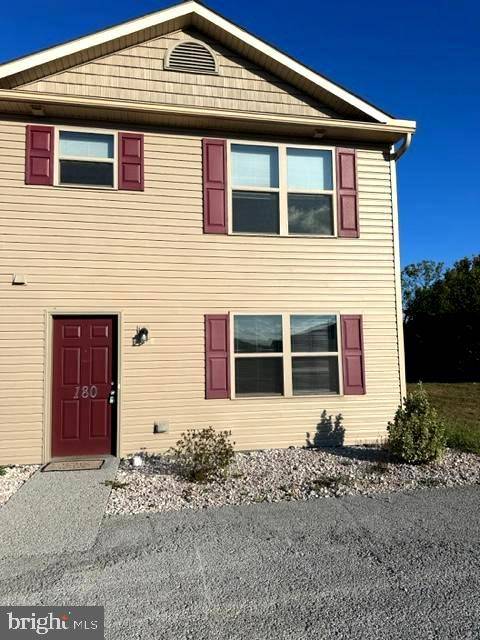 180 DELANO DR, Chambersburg, PA 17202