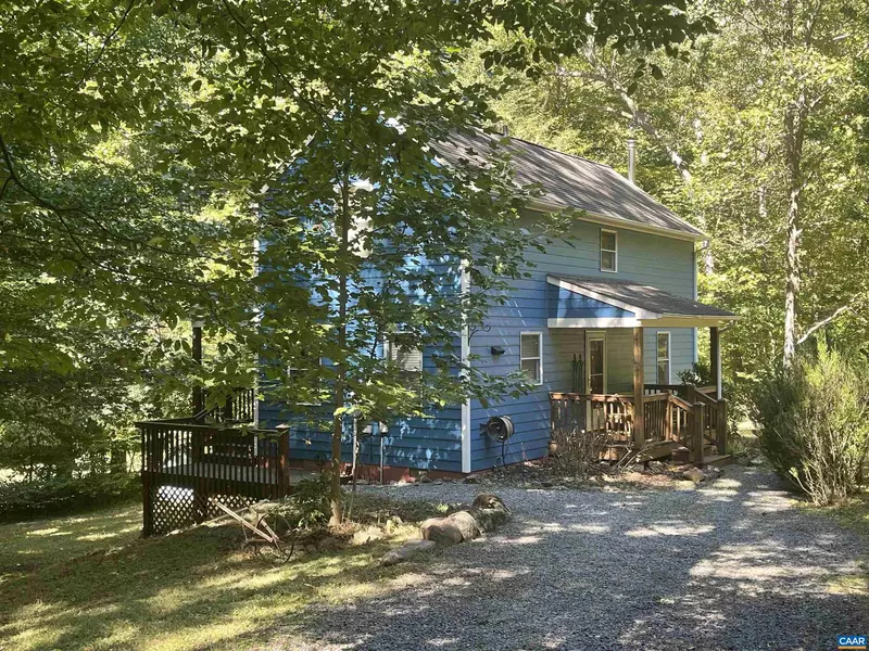 1111 HILL HOLLOW RD, Faber, VA 22938