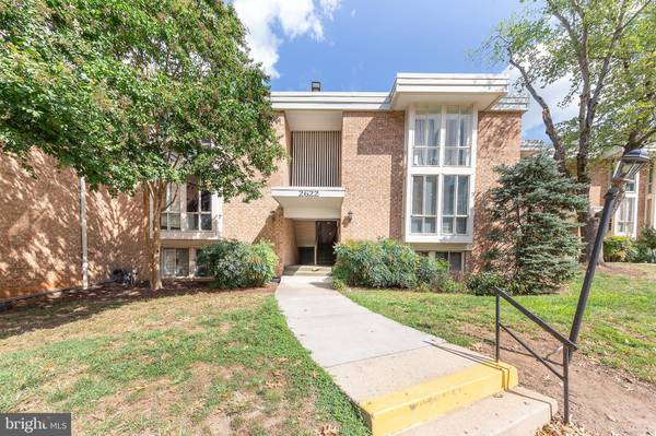 2622 WAGON DR #319, Alexandria, VA 22303