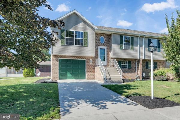 42 SQUIRE CIR, Hanover, PA 17331