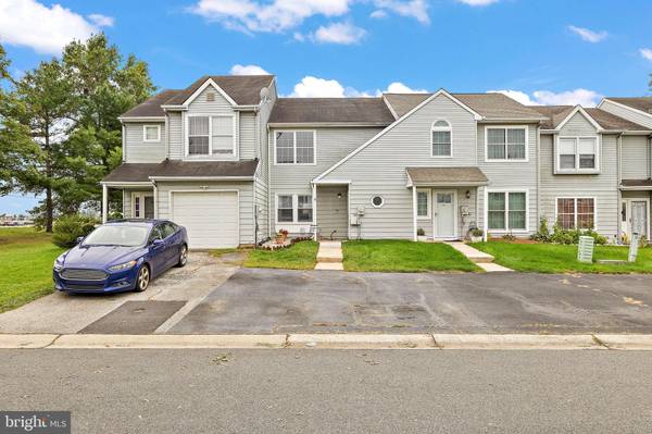 12 STARK CT, Newark, DE 19702