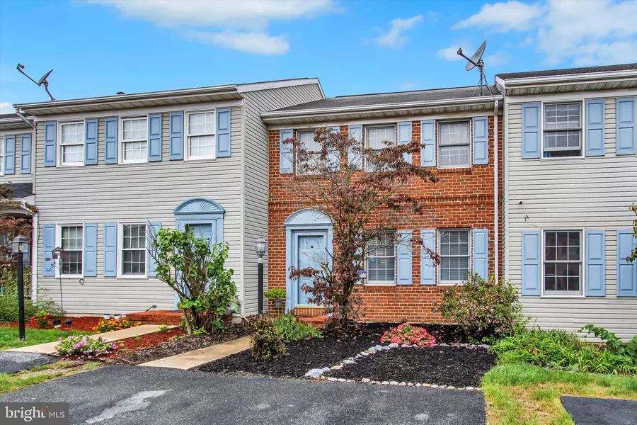 335 ROBIN HILL CIR, York, PA 17404