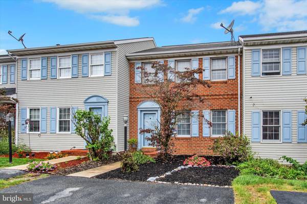 335 ROBIN HILL CIR, York, PA 17404