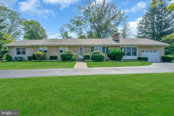 80 HILLSIDE DR, Robbinsville, NJ 08691