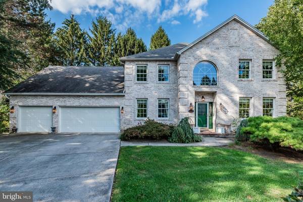 4 GRAYSTONE MANOR DR, Camp Hill, PA 17011