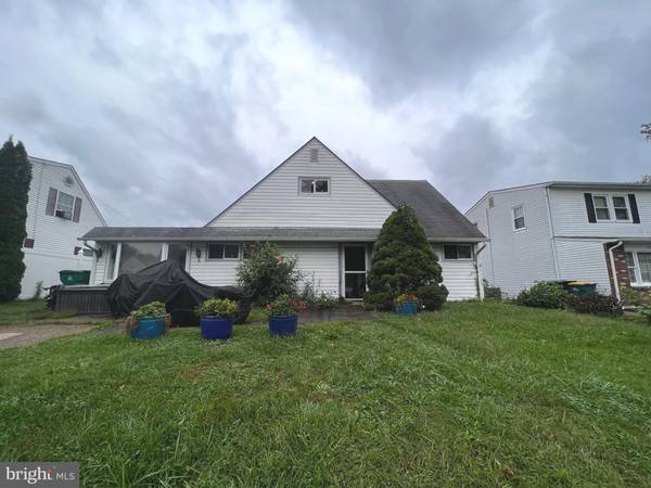 16 ALDER LN, Levittown, PA 19055