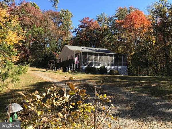 52 MEADOW DR, Stanardsville, VA 22973