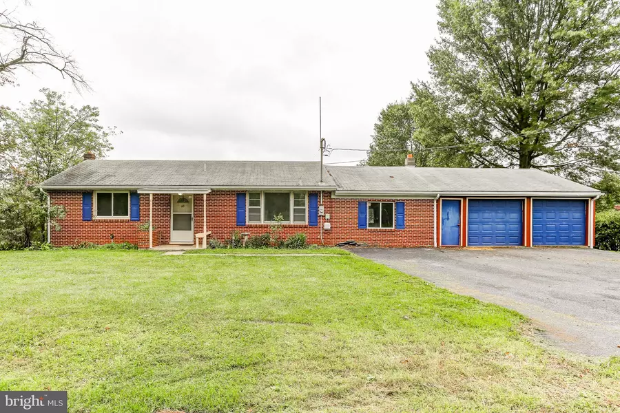 60 ANCHOR RD, Elizabethtown, PA 17022