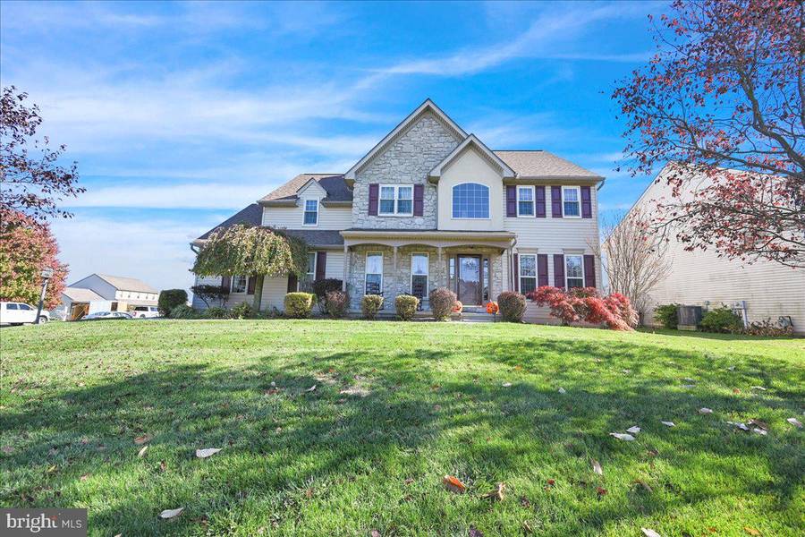 18 FERNDALE RD, Seven Valleys, PA 17360