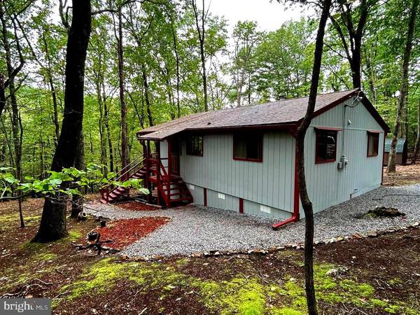 63 TURTLE DR, Hedgesville, WV 25427