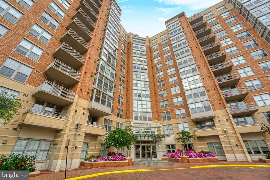 11800 SUNSET HILLS RD #727, Reston, VA 20190