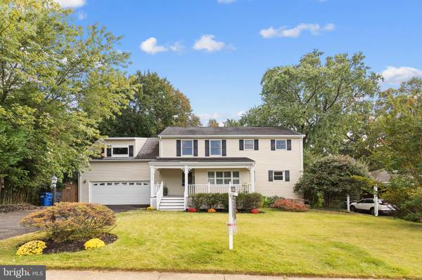 6049 BROOK DR, Falls Church, VA 22044