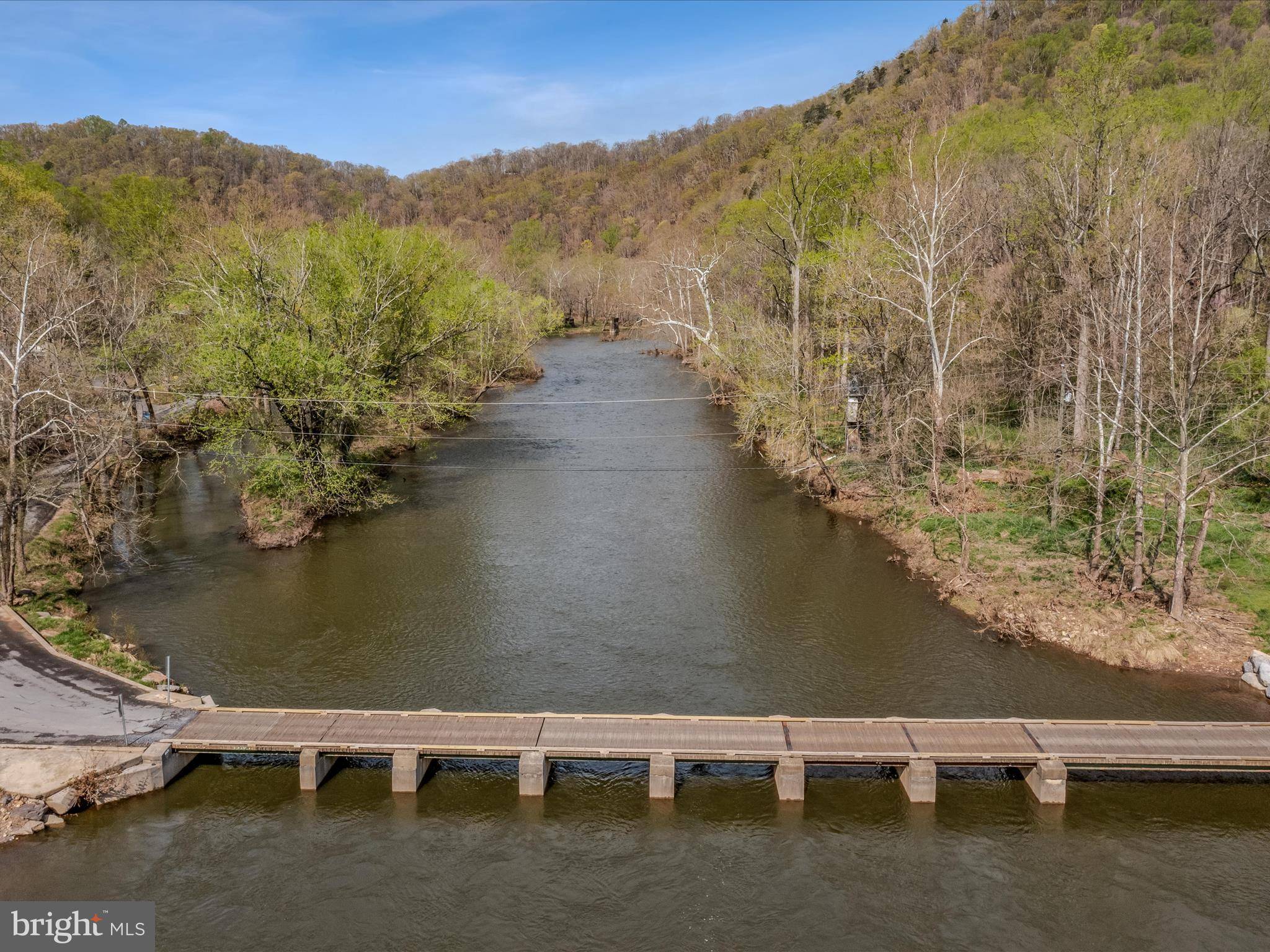 Great Cacapon, WV 25422,2833 ROCKFORD RD