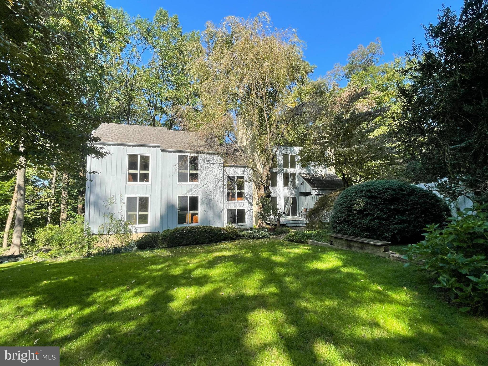 607 W GRAVERS LN, Philadelphia, PA 19118