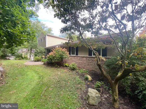 2742 HILL RD, Reading, PA 19606