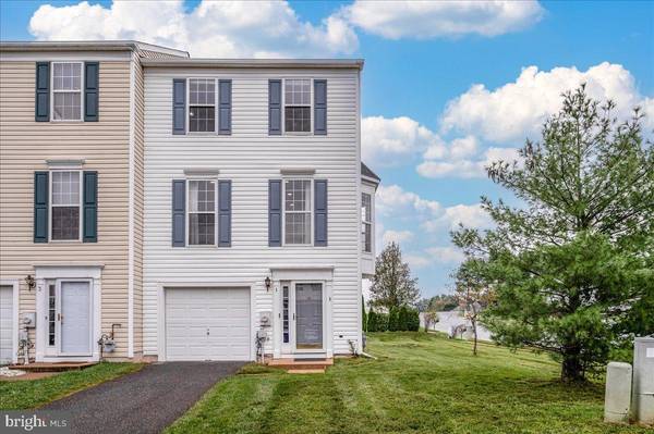 1 LISA DR, Newark, DE 19702