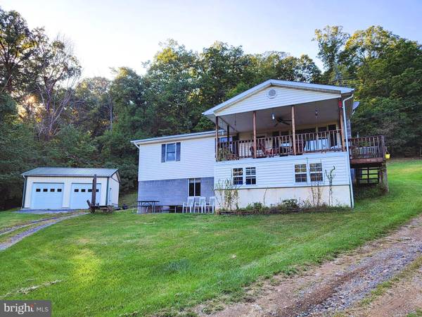 6692 PAW PAW RD, Paw Paw, WV 25434