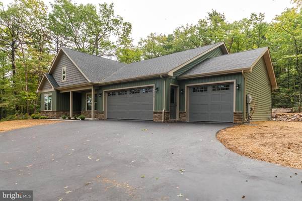 725 TOBOGGAN HILL TRL, Hedgesville, WV 25427