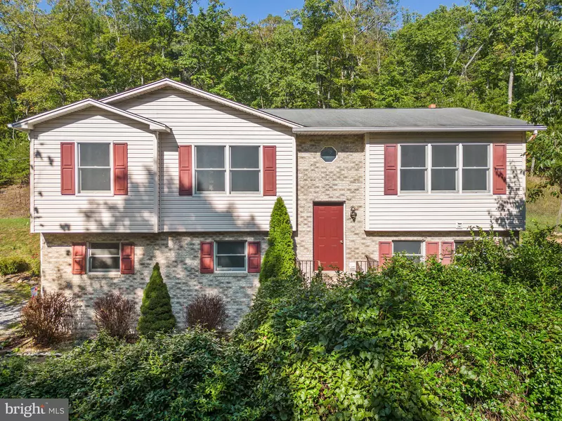 2046 GREEN SPRING RD, Winchester, VA 22603