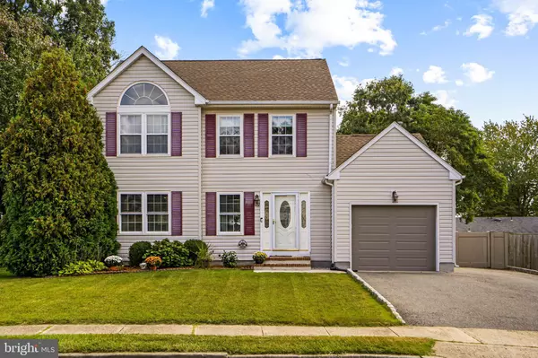 19 SHELLI TER, Barnegat, NJ 08005