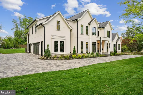 Bethesda, MD 20814,5425 MOORLAND LN