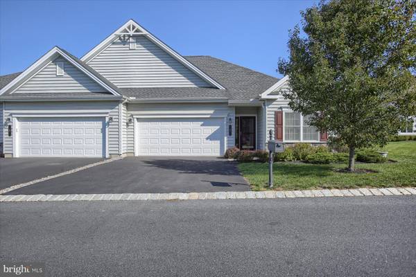 2 HONOR DR, Mechanicsburg, PA 17050