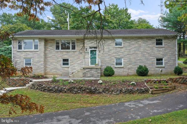 12168 LEETOWN RD, Kearneysville, WV 25430