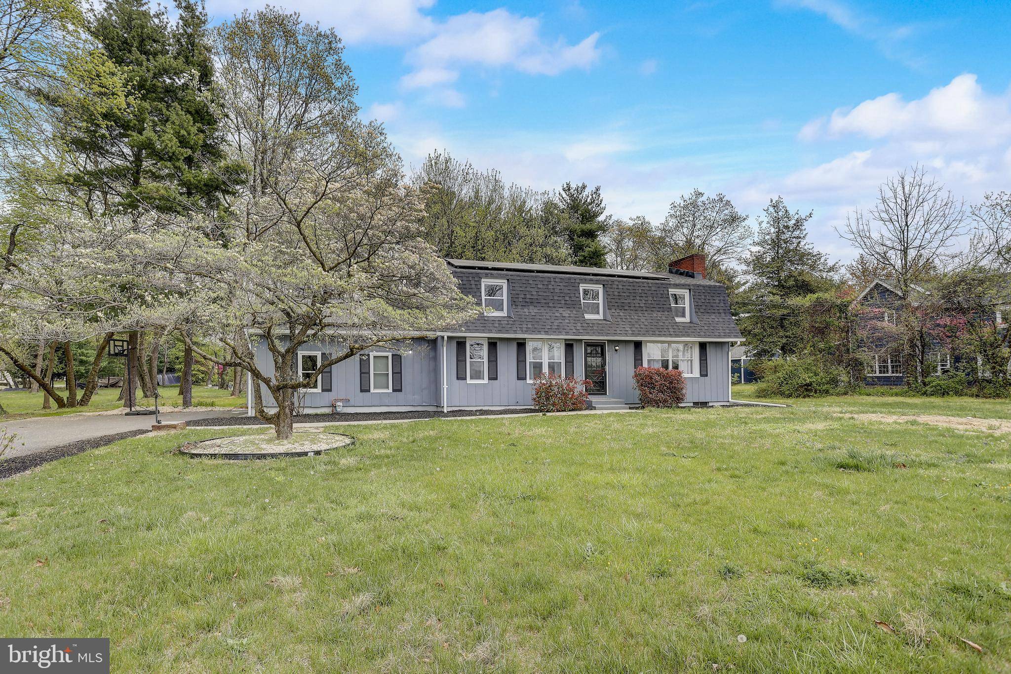 Beverly, NJ 08010,912 PERKINS LN