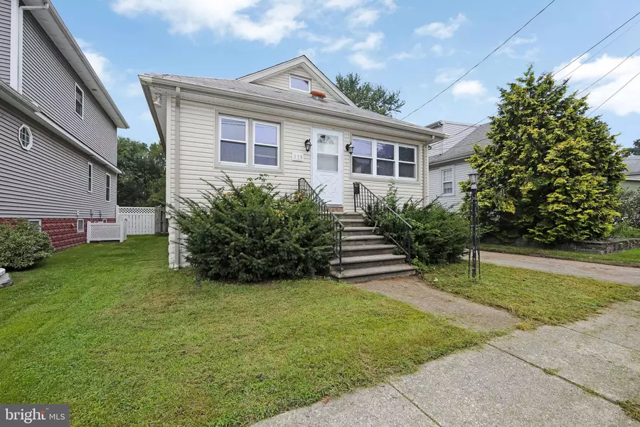 335 WALNUT AVE, Gloucester City, NJ 08030