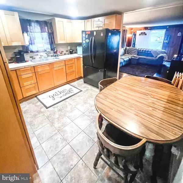 Aston, PA 19014,7 NEELD LN