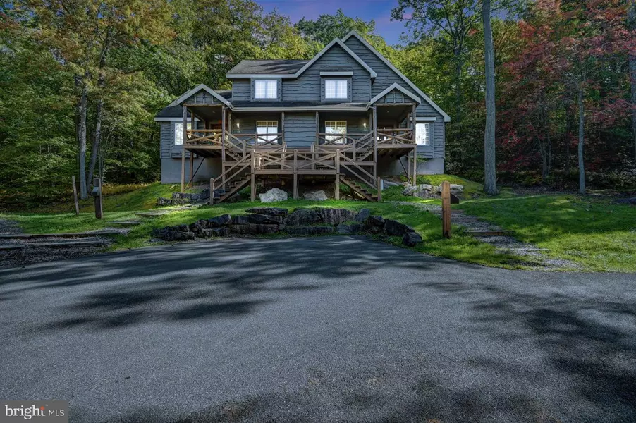 126 SHORT HILL RD, Lake Harmony, PA 18624