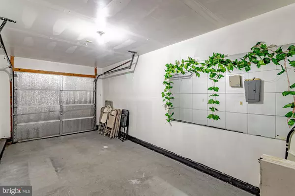 Trenton, NJ 08629,106 COLUMBUS AVE