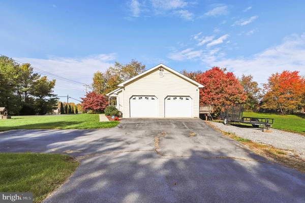 Falling Waters, WV 25419,1428 BROAD LN