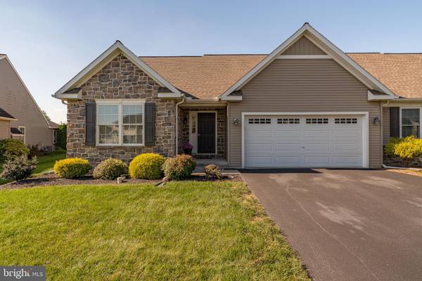 5173 OAK LEAF DR, Mount Joy, PA 17552