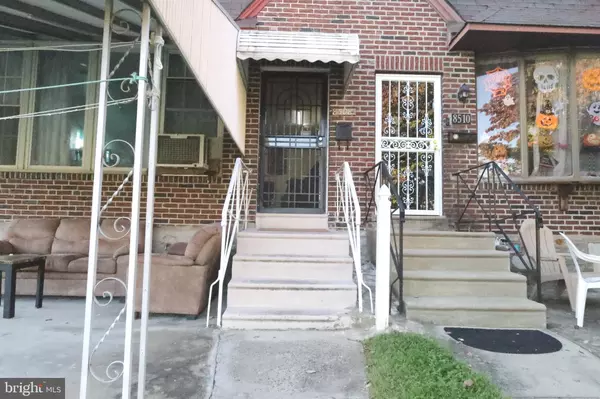 Philadelphia, PA 19152,8508 FRONTENAC ST