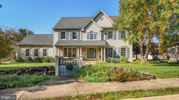 1 MEADOWBROOK LN, Lititz, PA 17543