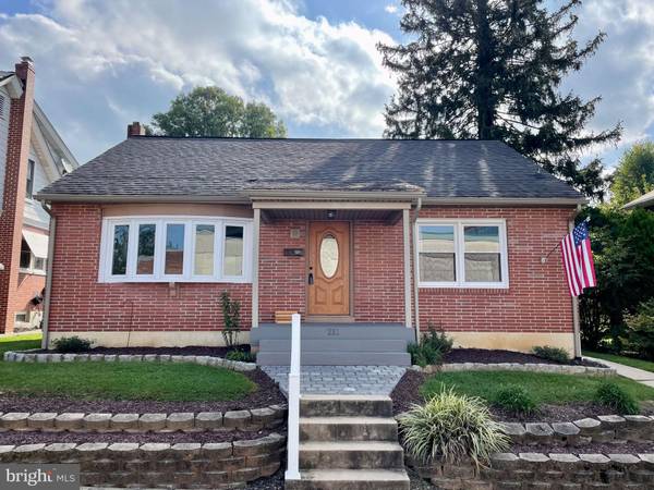 211 PARK AVE, Ephrata, PA 17522