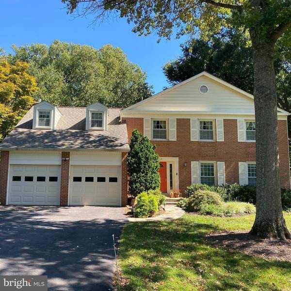 1205 MEADOW GREEN LN, Mclean, VA 22102